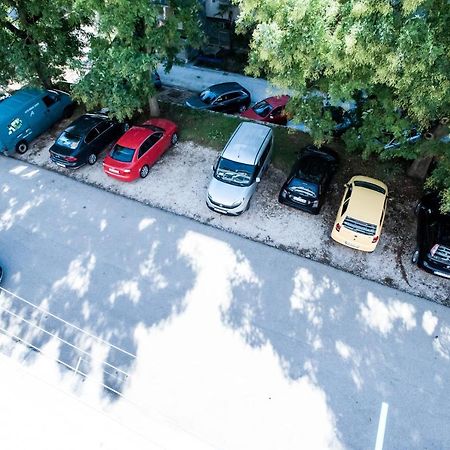 Apartment Little Violet - Balcony & Free Parking Zadar Exterior photo